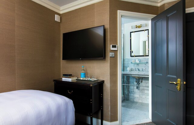 ザ アカデミー - スモール ラグジュアリー ホテルズ オブ ザ ワールド