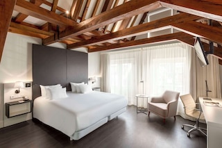 NH コレクションアムステルダム バルビゾン パレス