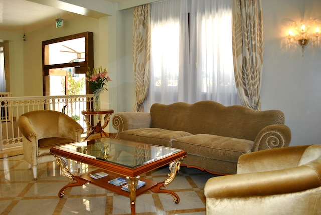 カールトン カプリ ホテル