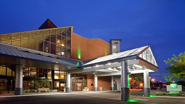 ホリデイ イン オークビル センター by IHG