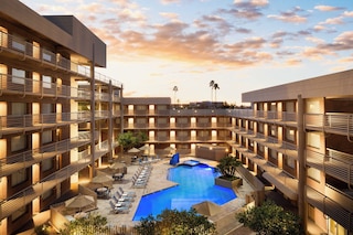 ダブルツリー スイーツ バイ ヒルトン フェニックス