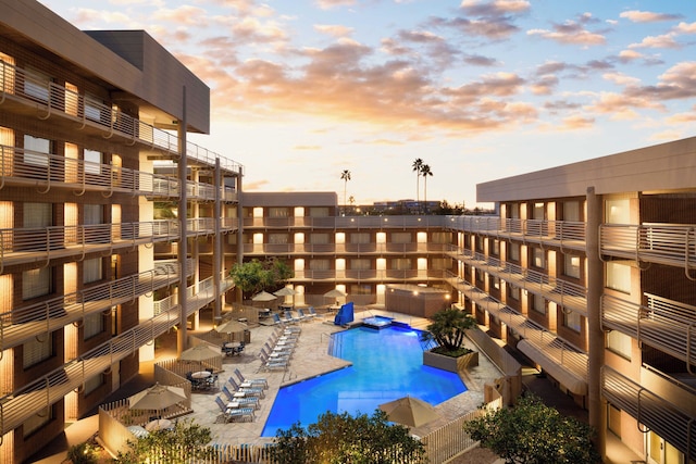 ダブルツリー スイーツ バイ ヒルトン フェニックス