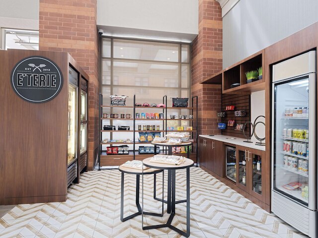 エンバシー スイーツ バイ ヒルトン シカゴ ダウンタウン リバー ノース