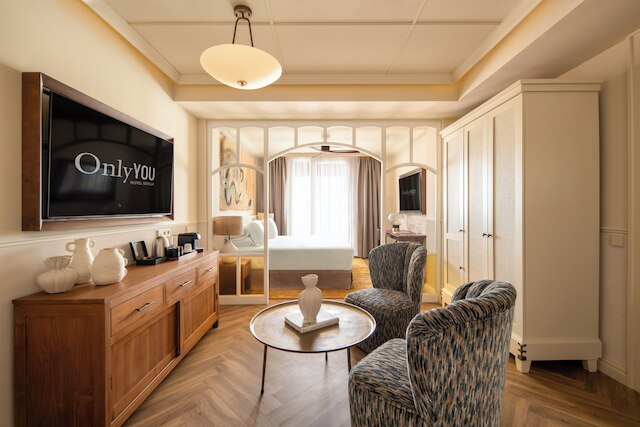 オンリー ユー ホテル セビリア