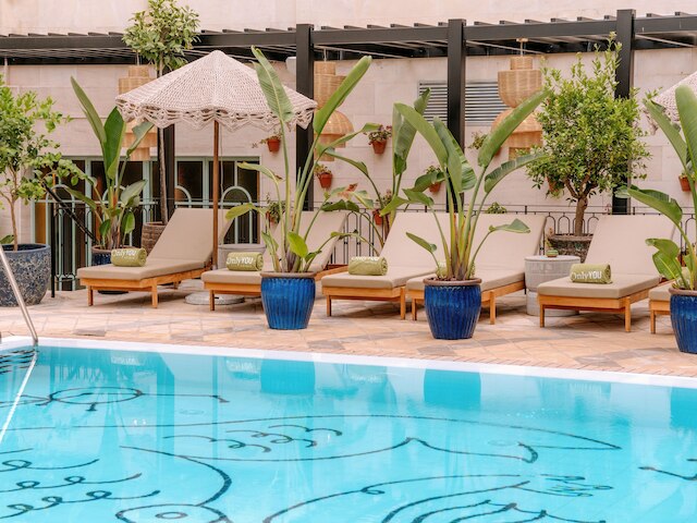 オンリー ユー ホテル セビリア