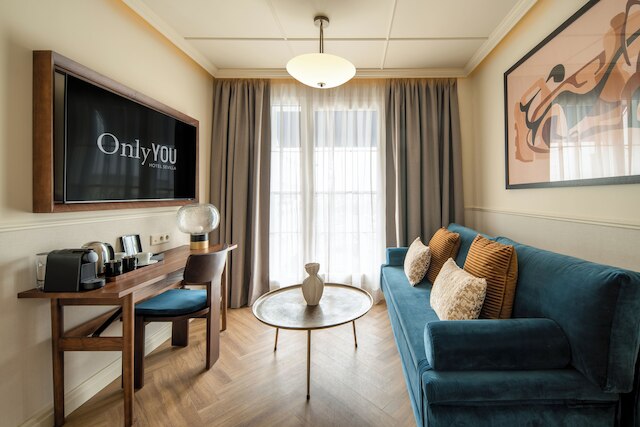 オンリー ユー ホテル セビリア