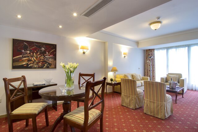 ティタニア ホテル