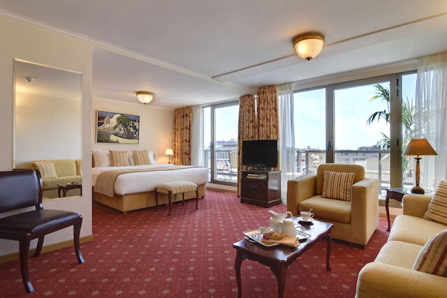 ティタニア ホテル