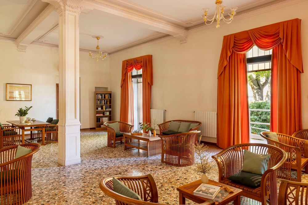 ホテル レジデンス ベネチア 2000