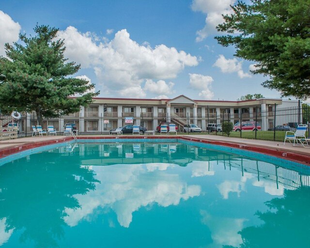 エコノ ロッジ エバンスビル