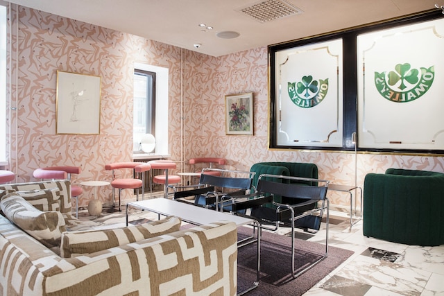 ソロ ソコス ホテル トルニ