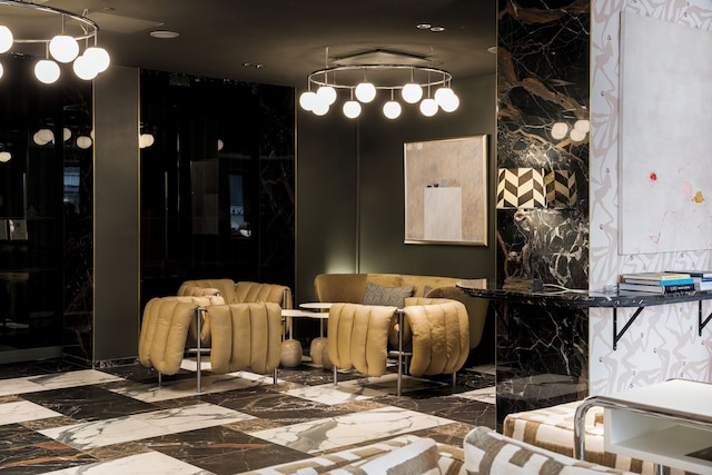 ソロ ソコス ホテル トルニ