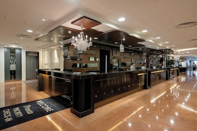 パンダ ホテル (悦来酒店)