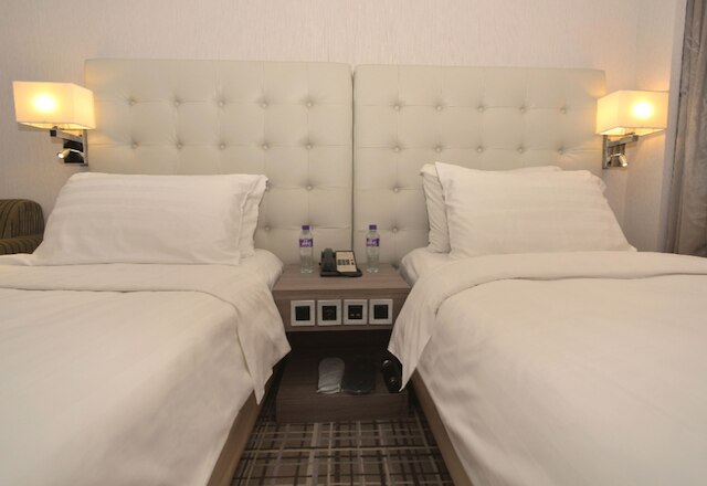 パンダ ホテル (悦来酒店)