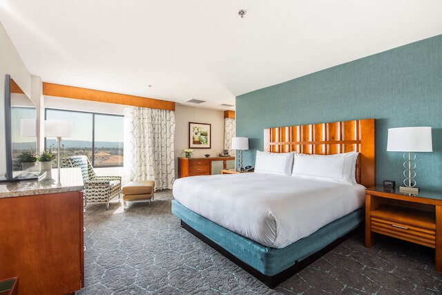 ダブルツリー バイ ヒルトン カーソン