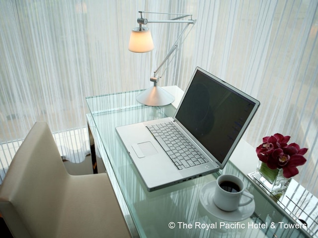 ザ ロイヤル パシフィック ホテル & タワーズ (香港皇家太平洋酒店)