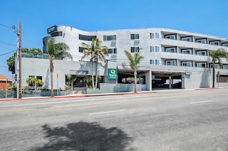 クオリティ イン & スイーツ ハーモサ ビーチ