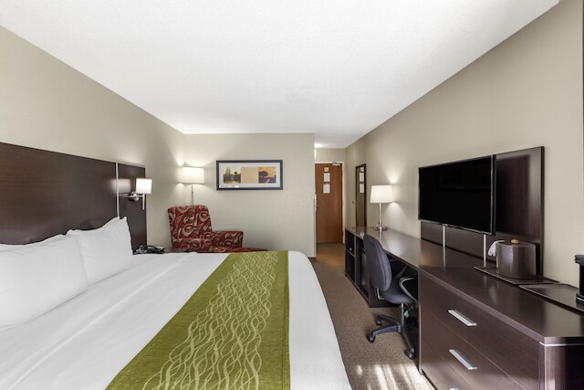 コンフォート イン エアポート ウェスト