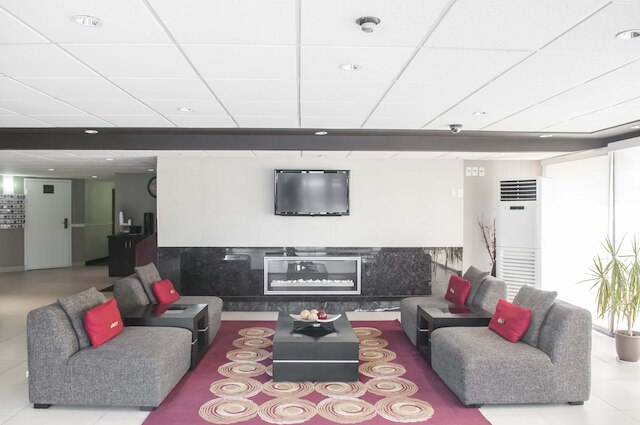 コンフォート イン エアポート ウェスト