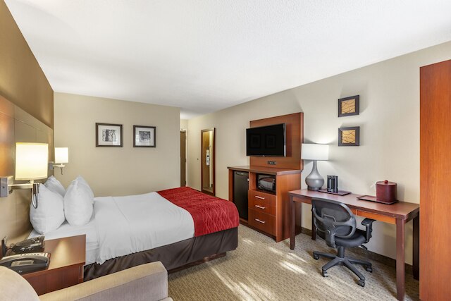 コンフォート イン エアポート ウェスト