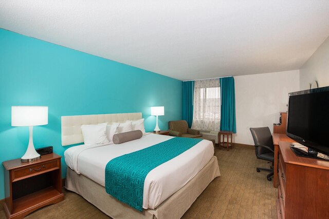 ハワード ジョンソン バイ ウィンダム エバンズビル イースト