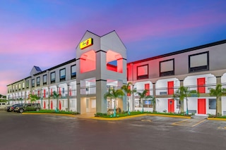 フロリダモール近くのスーパー8 バイ ウィンダム・オーランド