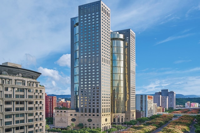 シャングリ・ラ ファーイースタン 台北 (台北遠東香格里拉)