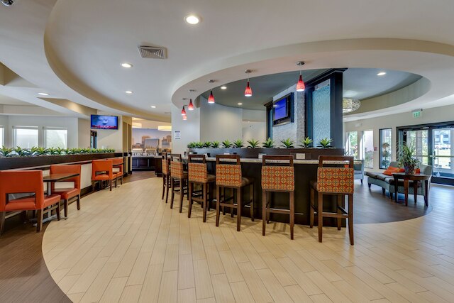 クラブ - ホテル ナッシュヴィル イン & スイーツ