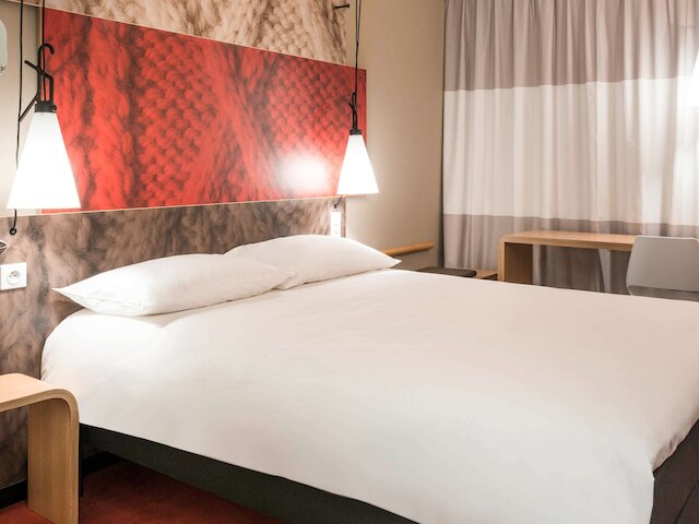 イビス ルエイユ マルメゾン センター