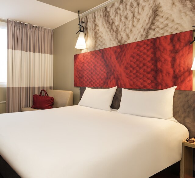 イビス ルエイユ マルメゾン センター