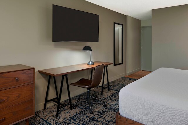 フォーポイント バイ シェラトン・トロントエアポート