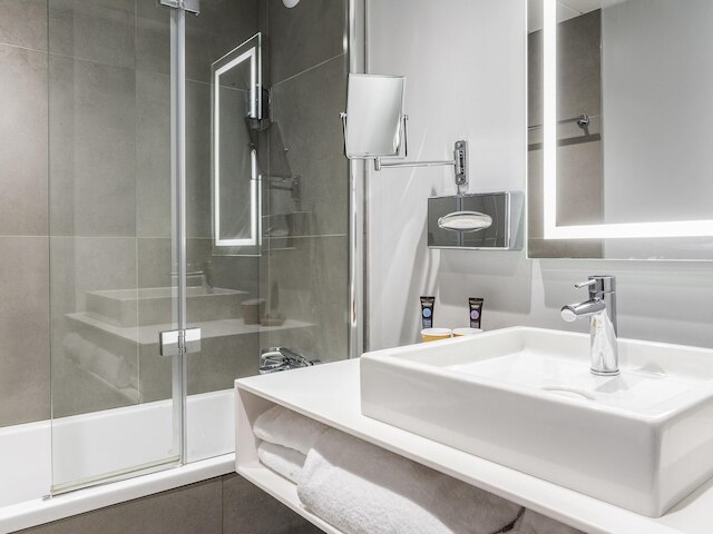 ノボテル パリ ヴォージラール モンパルナス