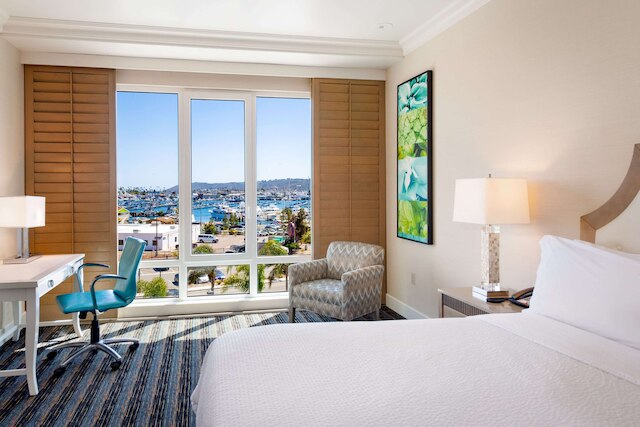 ダブルツリー バイ ヒルトン サンディエゴ ベイサイド