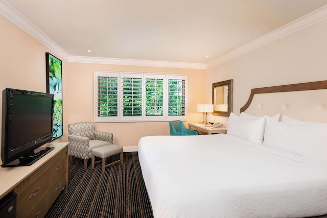 ダブルツリー バイ ヒルトン サンディエゴ ベイサイド