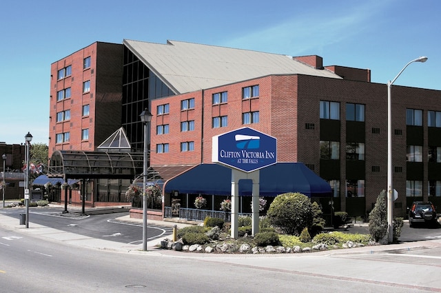 クリフトン ビクトリア イン アット ザ フォールズ