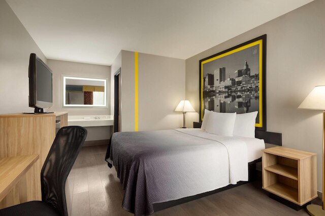 スーパー 8 バイ ウィンダム メドウランズ