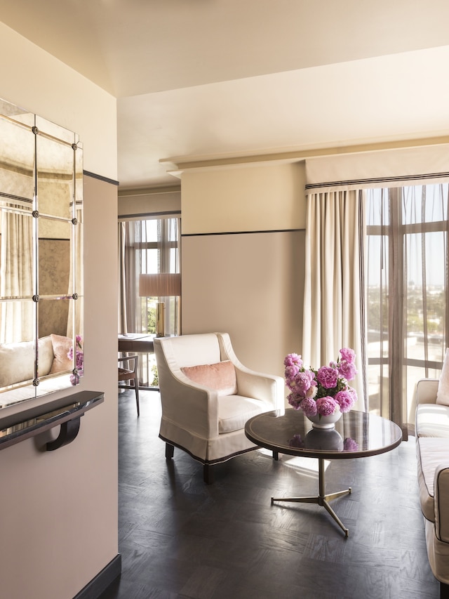 サンセット タワー ホテル