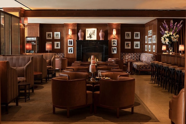 サンセット タワー ホテル