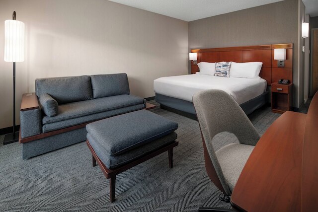 コートヤード バイ マリオット ベーカーズフィールド