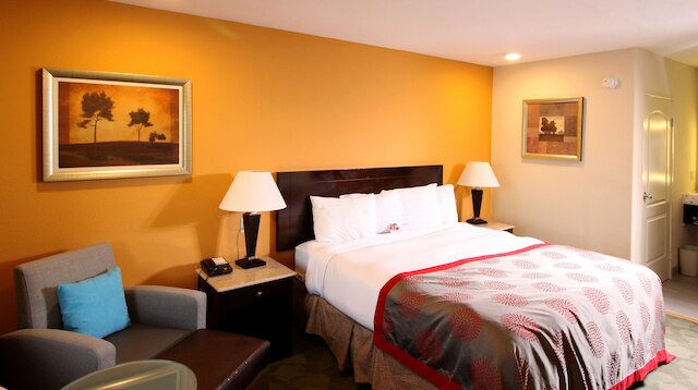 ラマダ バイ ウィンダム カルバー シティ