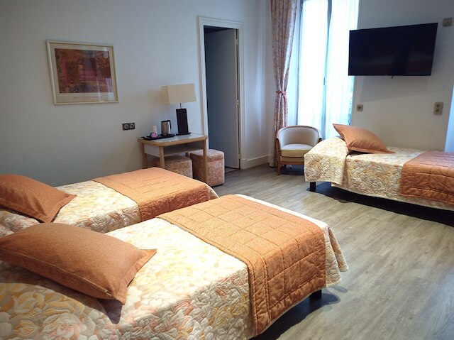 ホテル バスビー