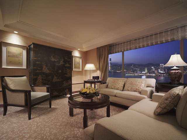 コンラッド香港 (香港港麗酒店)