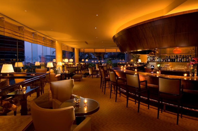 コンラッド香港 (香港港麗酒店)