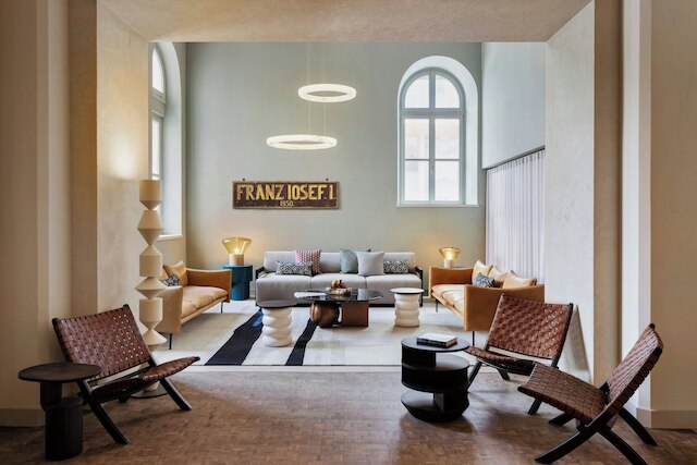 インペリアル・ライディングスクール、オートグラフ・コレクション