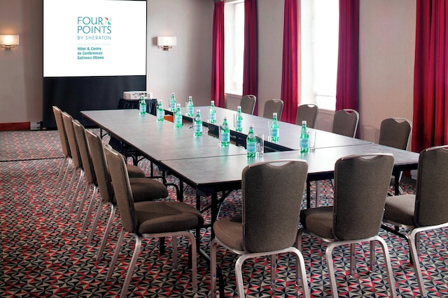 フォーポイントバイシェラトン・ガティノー - オタワ