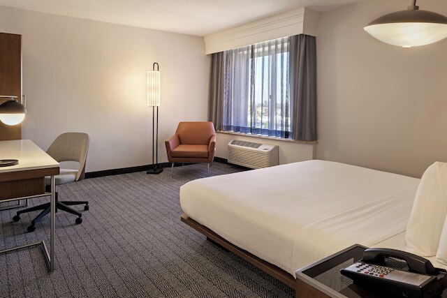 コートヤード バイ マリオット ベドウィン パーク