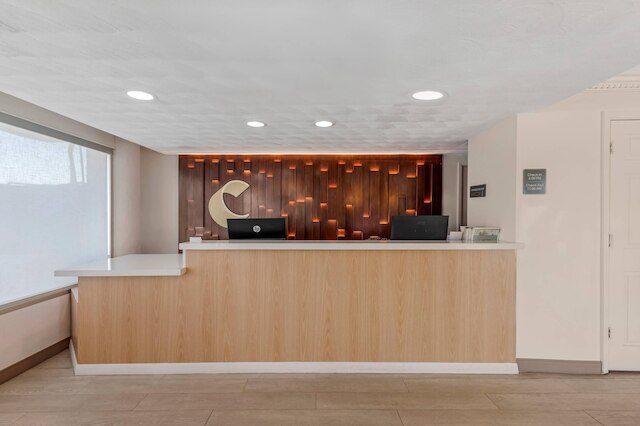 コンフォート イン & スイーツ オーモンド ビーチ オーシャンフロント