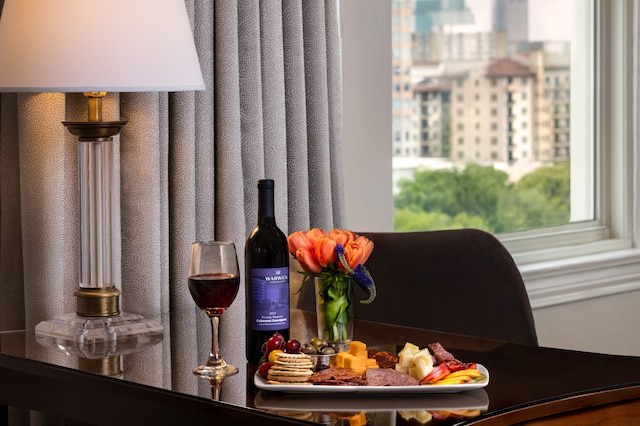 ウォーウィック メルローズ ダラス