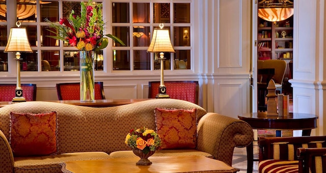 ウォーウィック メルローズ ダラス