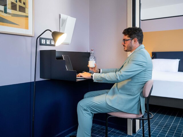 オテル メルキュール パリ 15 ポルト ドゥ ベルサイユ